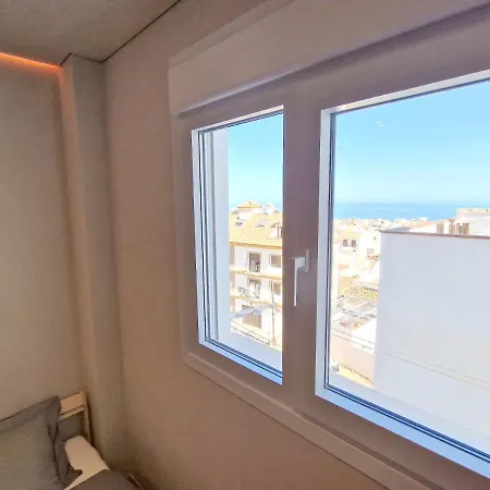 Emerald - Spacious Modern 2 Bedroom *