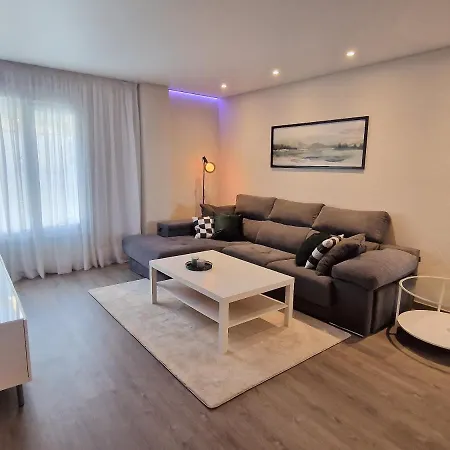 Emerald - Spacious Modern 2 Bedroom Appartement *